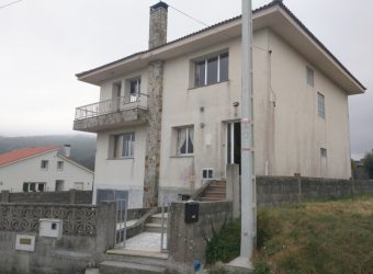 CASA EN  LAXE
